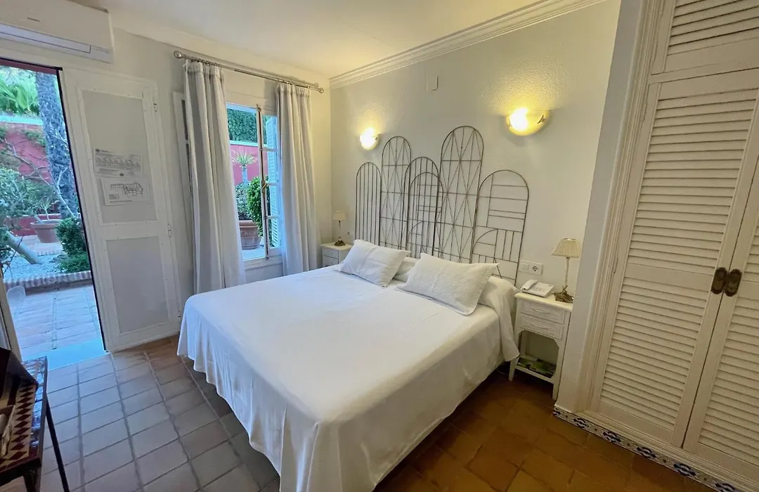 Hotel La Pena-1